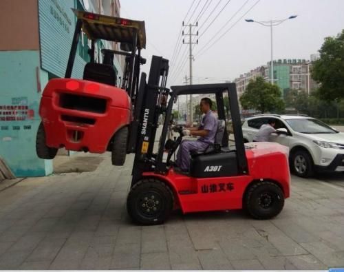 Handle 3 Ton Shantui Sf30 Operater Forklift with Side Shifter