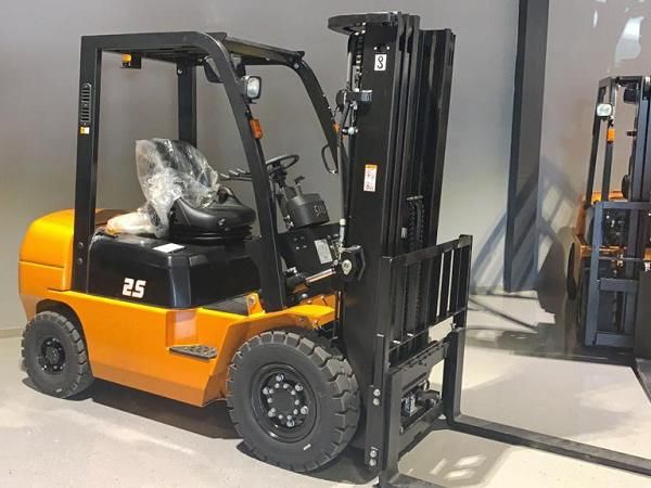 China 2.5ton Diesel Forklift Truck with Japan Engine