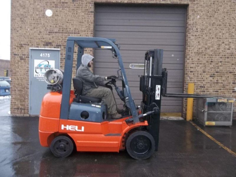 Heli Cpcd70 Heavy Diesel Forklift with 7 Ton Capacity