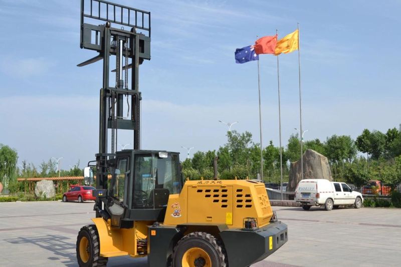 3.5ton Rough Terrain Forklift Working.