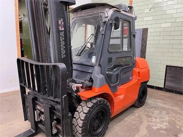 Second Hand Diesel Forklift Toyota 7f40 Good Performance Japanese Isuzu Engine Diesel Used Forklift on Sale