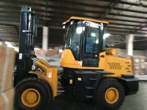 3500kg Rough Terrain Forklift Truck Fd35t