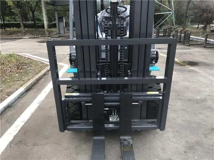 2.5 Ton Short Wheelbase LPG Forklift with Side Shift, Solid Tyres, 3 Stage Mast