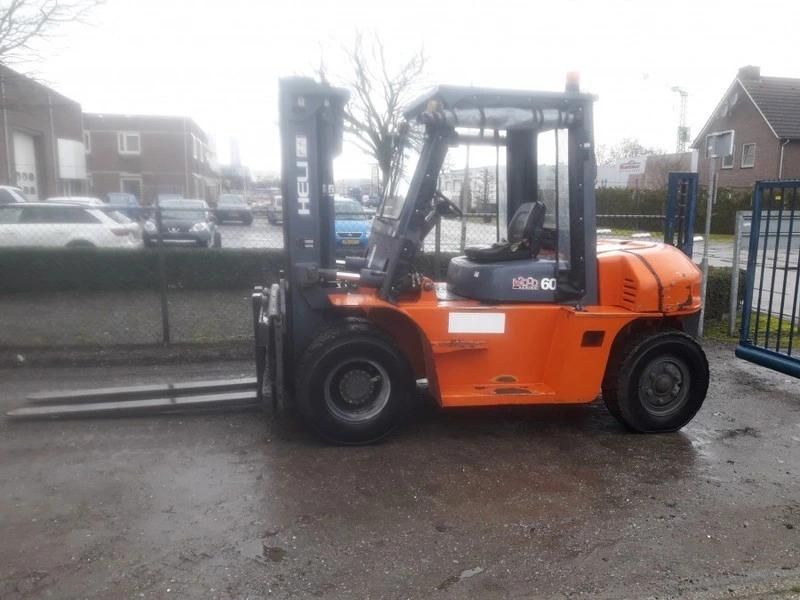 Chinese Heli Brand Cpcd60 6ton Diesel Forklift Truck with Attachments