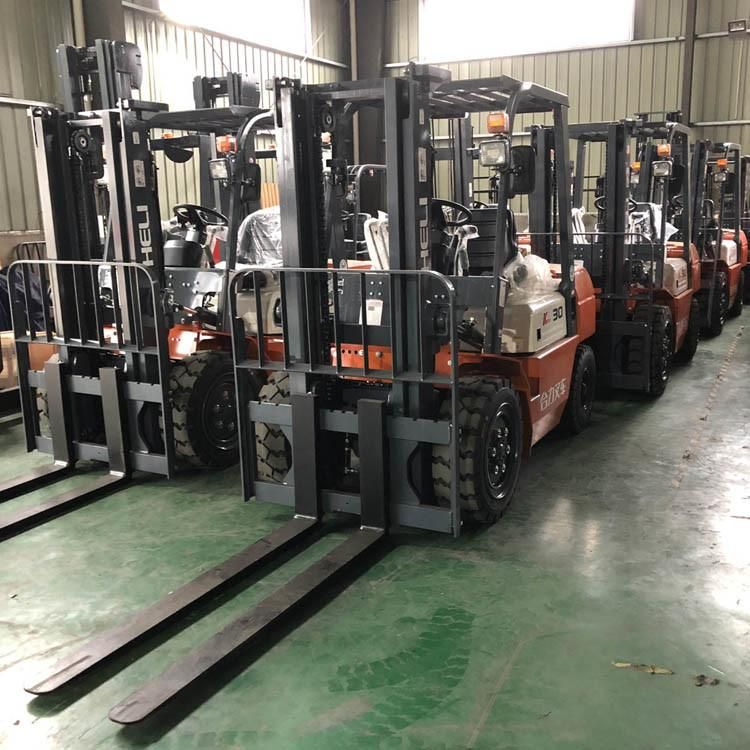 3 Ton Gasoline Cpqd30 Heli Forklift