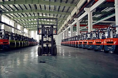 Hecha Forklift 2 Ton Gasoline/LPG Forklift Japanese Engine on Sale