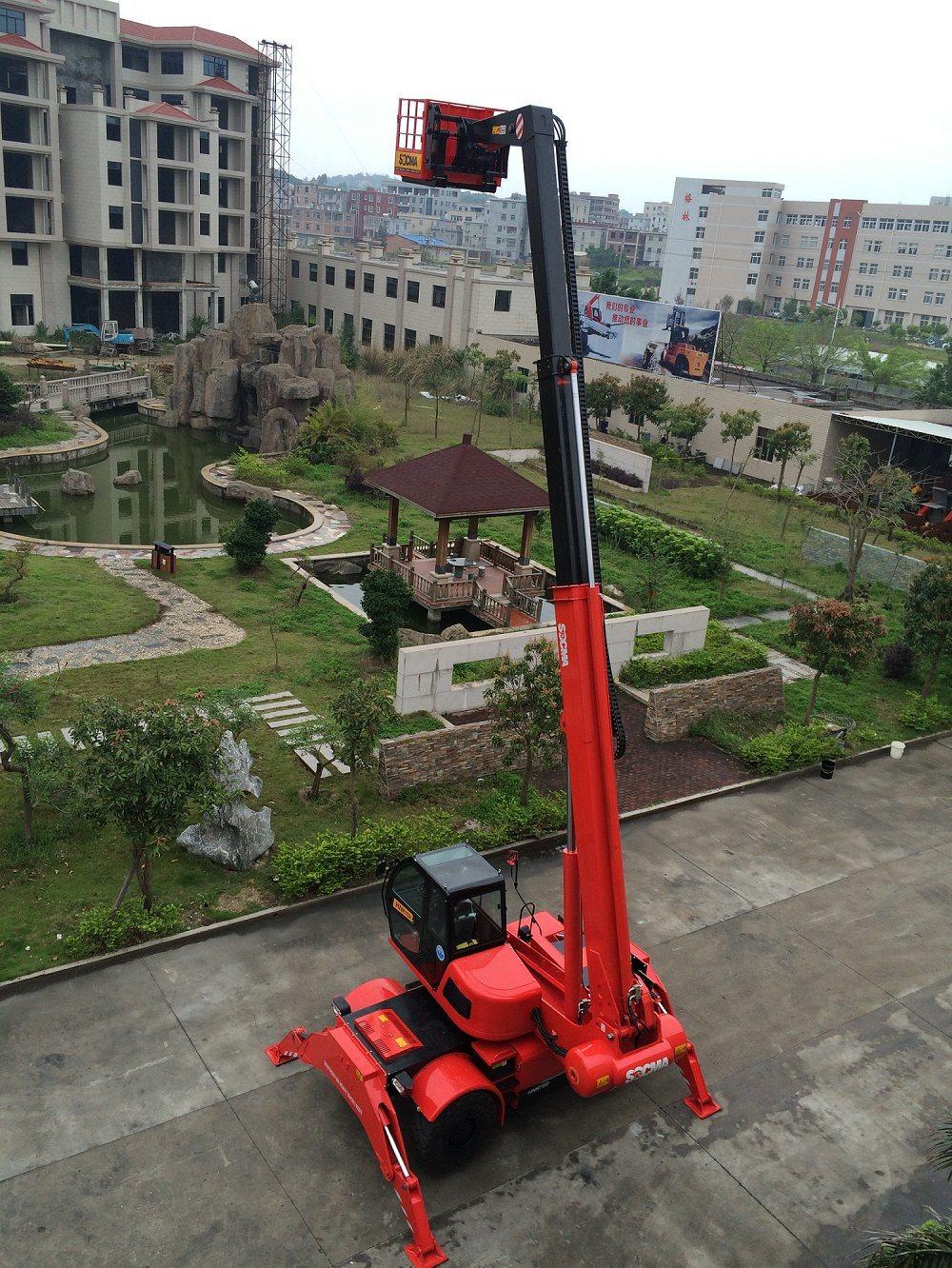 Socma 4 Ton Rough Terrain Telehandler Hntr4015 with 360 Dergree Rotation and Imported Engine