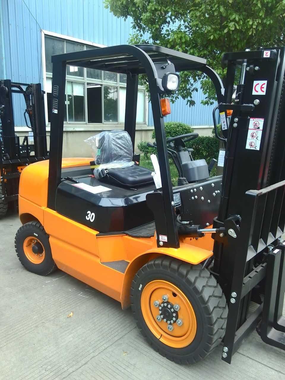 China 2.0 Ton Diesel Type Forklift