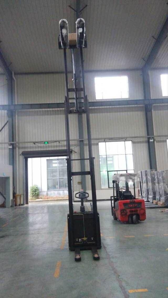 1-2 Ton Full Electric Forklift