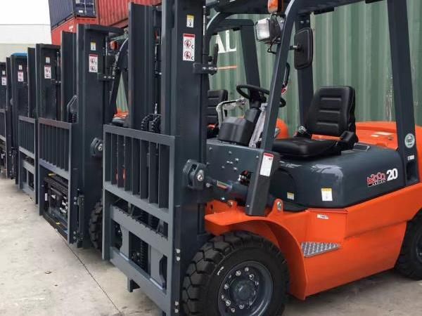 Brand New Heli 1.8ton Diesel Forklift Cpcd18 with Spare Parts