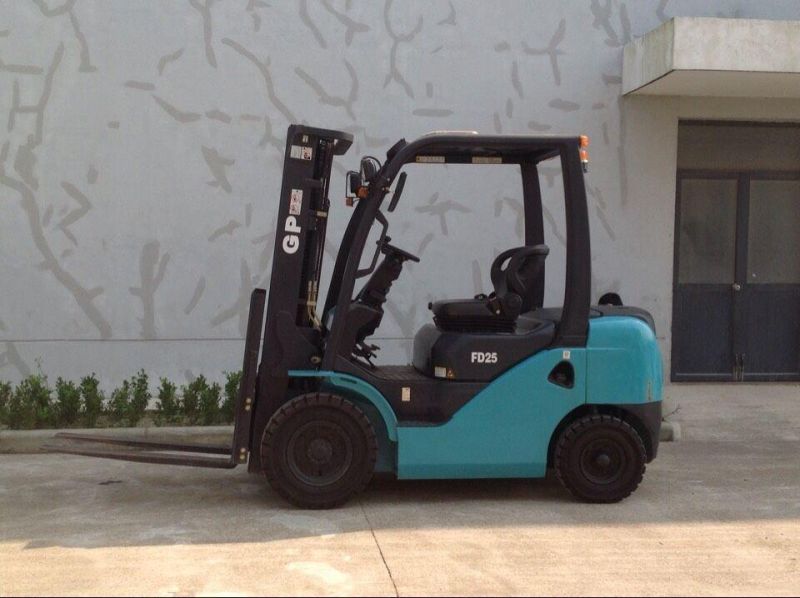 4-Wheel Electric Forklift Truck 2500kg Domestic Engine Inlet Battery