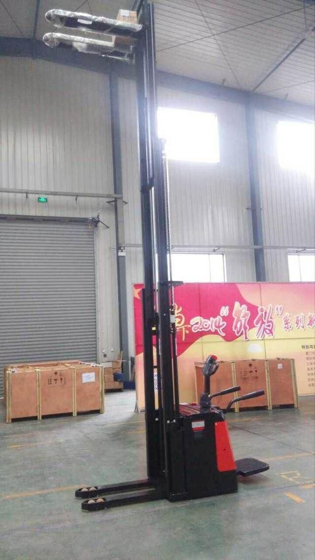 1-2 Ton Full Electric Forklift