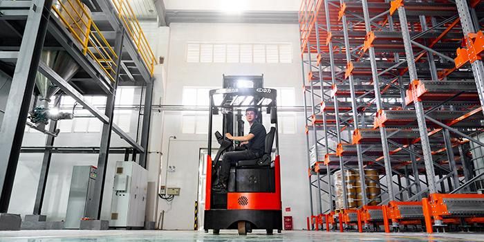 CE Approval Warehouse 8m High Lifter 1600kgs Capacity 1-2 Ton Electric Battery Reach Truck