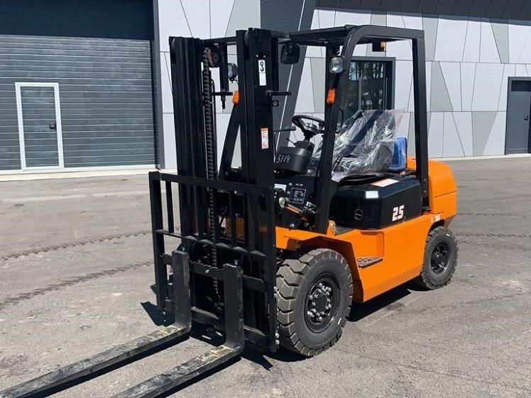 China 2.5ton Diesel Forklift Truck with Japan Engine