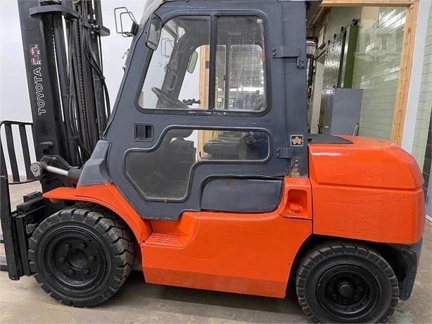 Second Hand Diesel Forklift Toyota 7f40 Good Performance Japanese Isuzu Engine Diesel Used Forklift on Sale