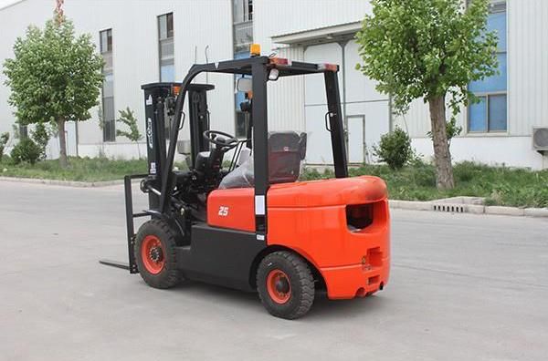 4 Wheel Forklift Mini 1.5ton Forklift Diesel Fork Lift