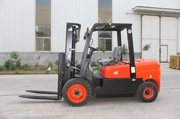 China Manufacture 4.5t Diesel Forklift Small Four-Wheel Electric Forklift